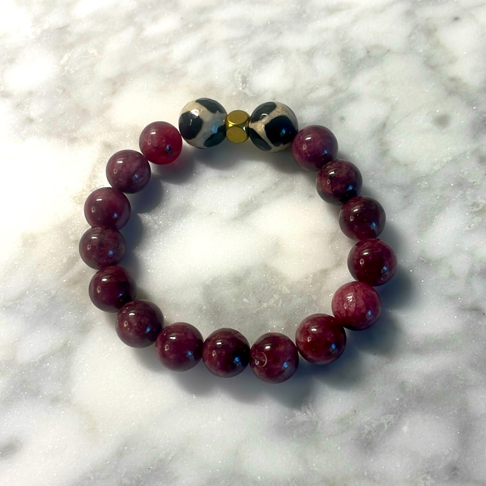 Garnet & Tibetan agate bracelet